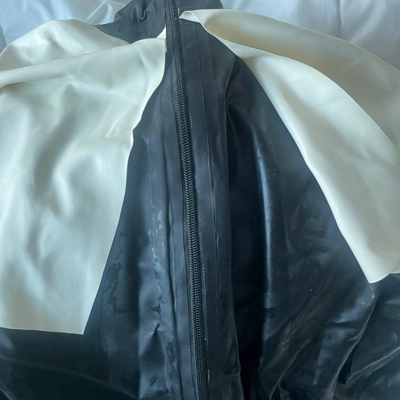 Latex Nun Dress - Picture 4 of 4